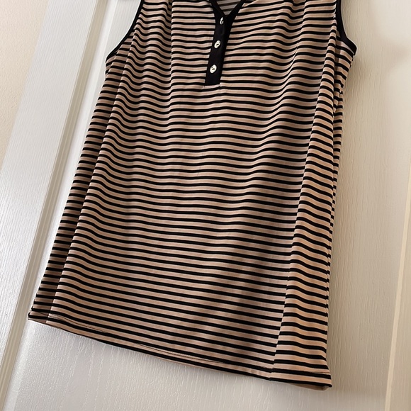 ✨SOLD✨Diana Belle Sleeveless Striped Blouse - Picture 3 of 6
